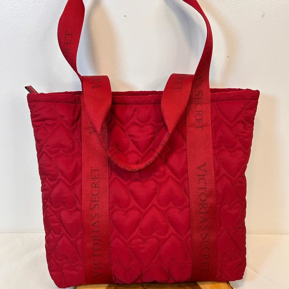 Victoria's Secret Red Heart Valentine's Day Victoria‎ Puffy Tote Overnight Bag